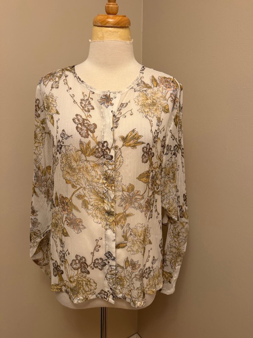 Sadie & Sage Nellie Floral Button Down Sheer Top Cream Floral Sz Medium